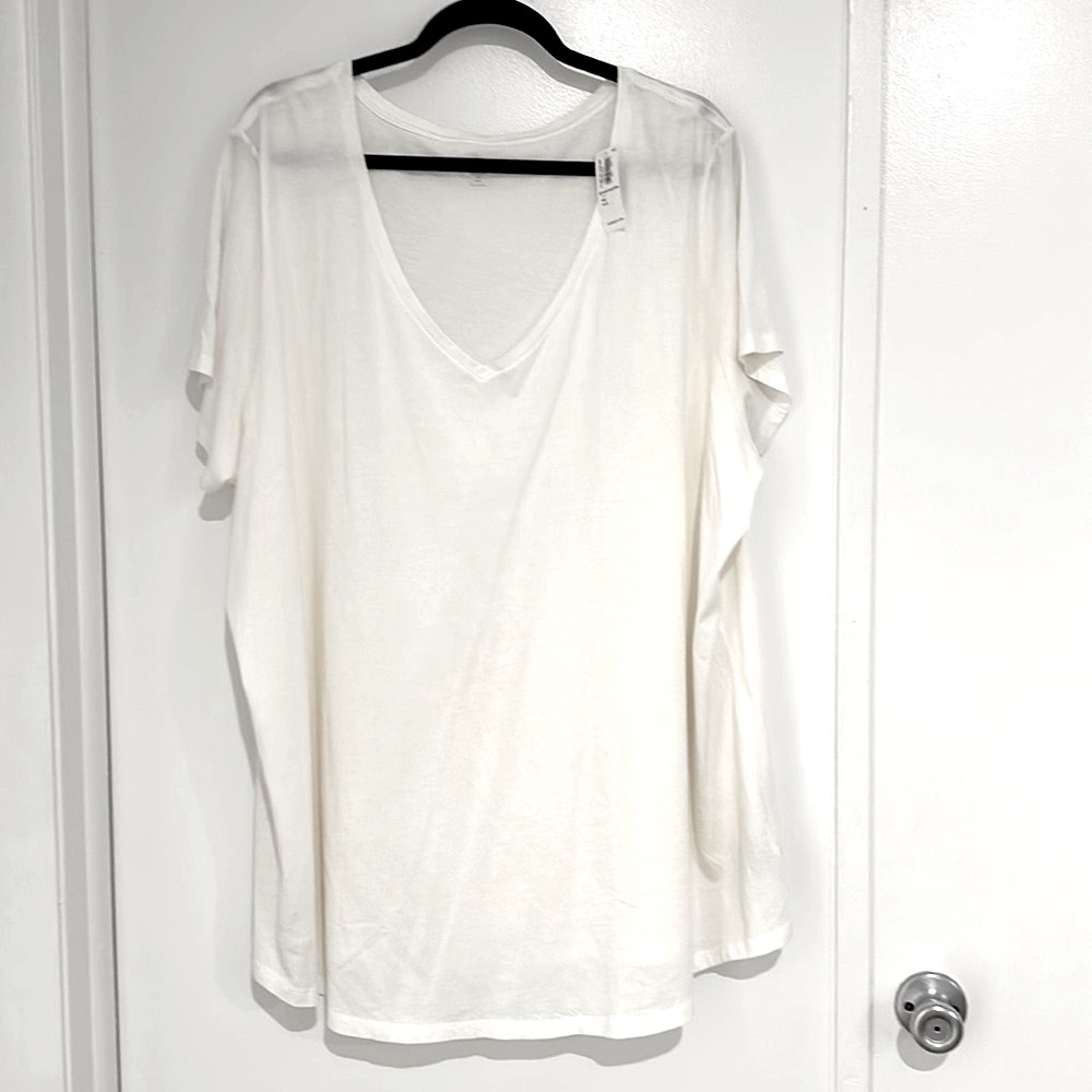 NWT Old Navy 4X Plus Women, Every-Wear, V-neck T-shirt - Picture 2 of 9